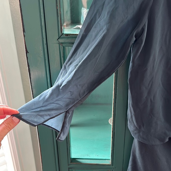 Ann Taylor Women's Blouse in Blue - Picture 3 of 8